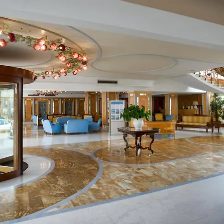 ホテル Grand Flora