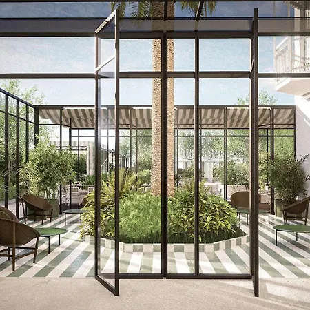 ホテル Grand Flora 4*