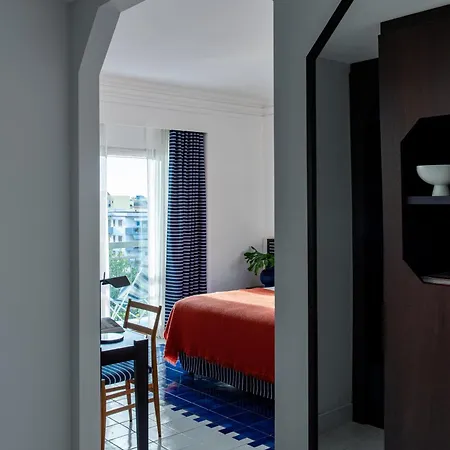 Grand Flora Hotel 4*