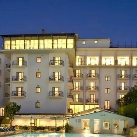 Grand Flora 4*