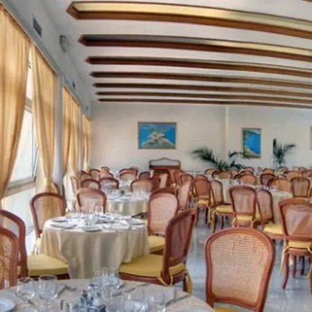 Hotell Grand Flora Sorrento