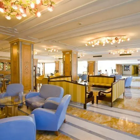 Grand Flora Hotel