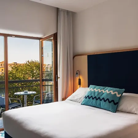 Hotel Grand Flora 4*