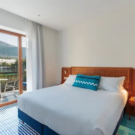 Grand Flora Hotel