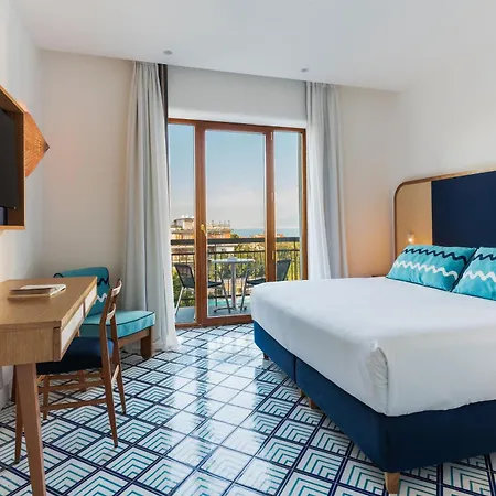 Hotel Grand Flora 4*
