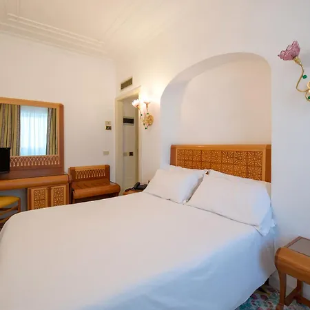 Grand Flora Hotel 4*