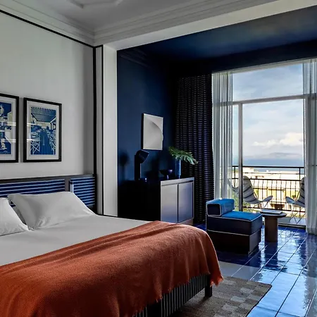 Grand Flora Hotel