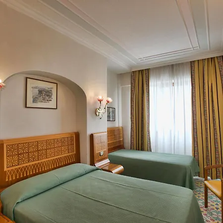 Grand Flora Hotel