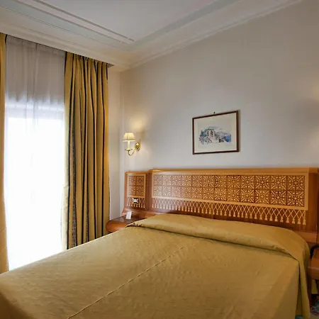 Hotel Grand Flora