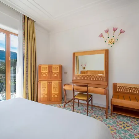 Grand Flora Hotel