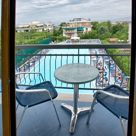 Hotel Grand Flora