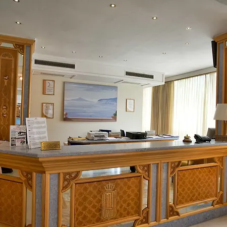 Hotel Grand Flora
