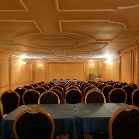 Hotel Grand Flora 4*