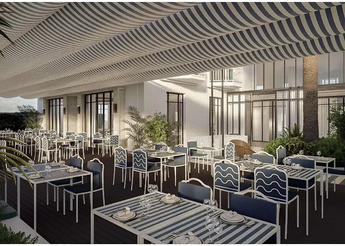 Grand Flora Hotel 4*