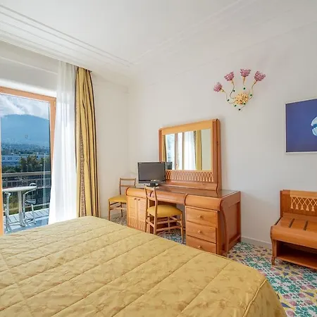 Grand Flora Sorrento